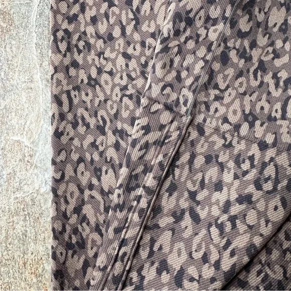 Spanx Look at Me Now Seamless Leggings Leopard Print Brown Tan Size Large - Picture 4 of 9